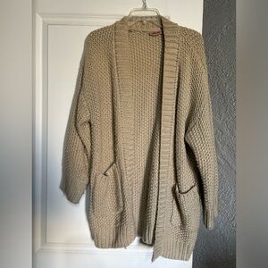 Cream Knit Cardigan. M. EUC